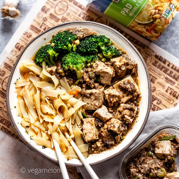 Vegan Spicy Noodle Bowl by Lenny Wu @vegamelon
